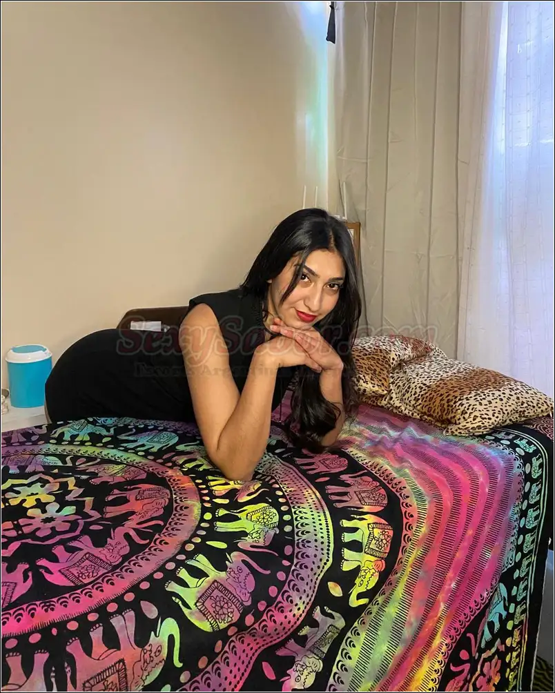 Alejandra 15-364-467-2360