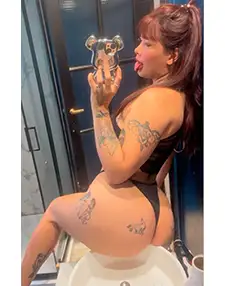 Tizi una mujer fogosa y extremadamente cariñosa